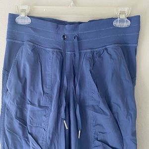 Lululemon Dance Studio exercise pants size 6